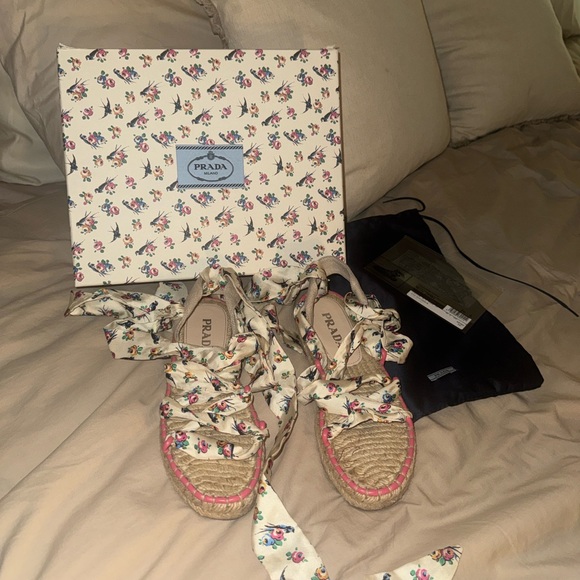 Gorgeous Prada Espadrille Lace Up Sandals in Ivory 🩰 - Picture 5 of 7